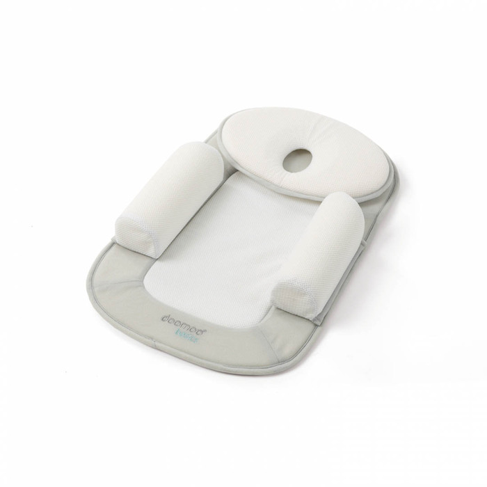 Cuscino ergonomico per la corretta posizione della testa del bambino 