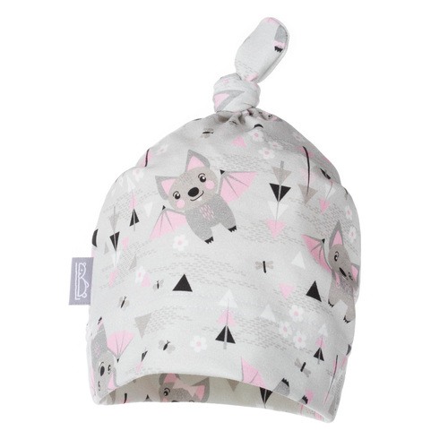 Gorro de bebé con nudo 