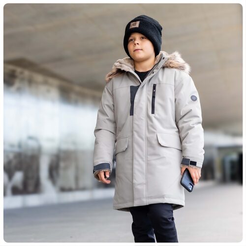 Abrigo de Invierno con Detalles Reflectantes 