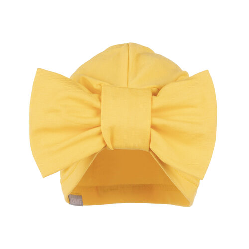 Chapeau d'été blanc avec un nœud 