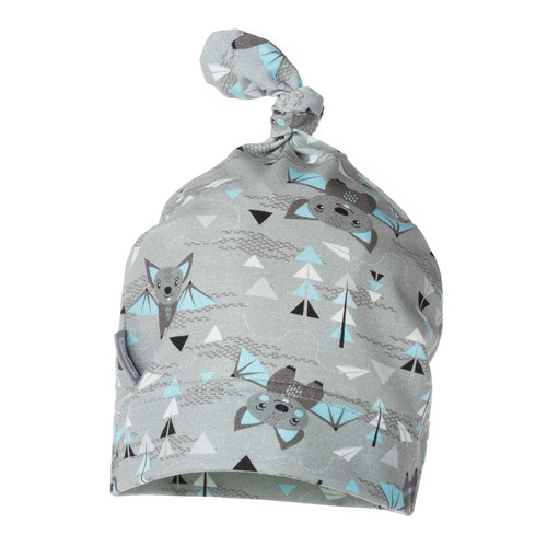Gorro de bebé con nudo 