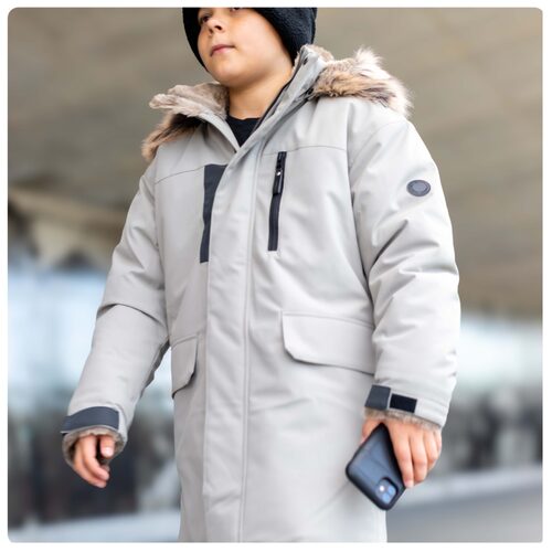 Abrigo de Invierno con Detalles Reflectantes 