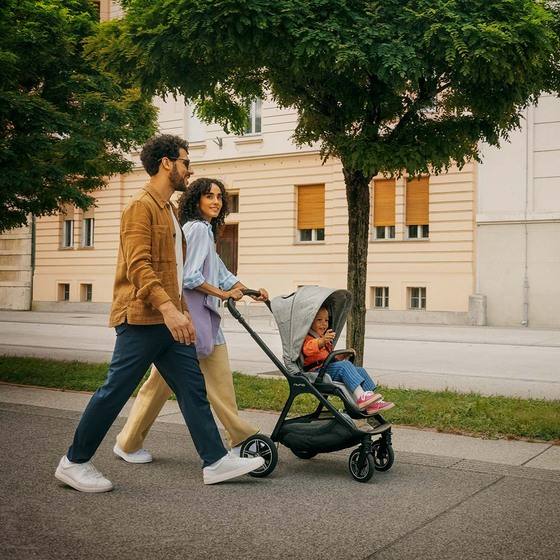 Nuna triv™ next collezione bmw  (hover)