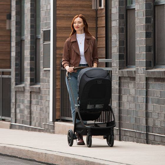 Nuna triv™ next  (hover)