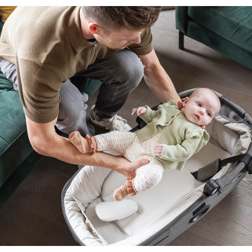 Seggiolino auto Joie Calmi™ R129 color Eclipse 