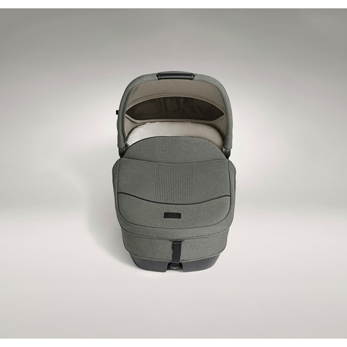 Seggiolino auto Joie Calmi™ R129 color Eclipse 